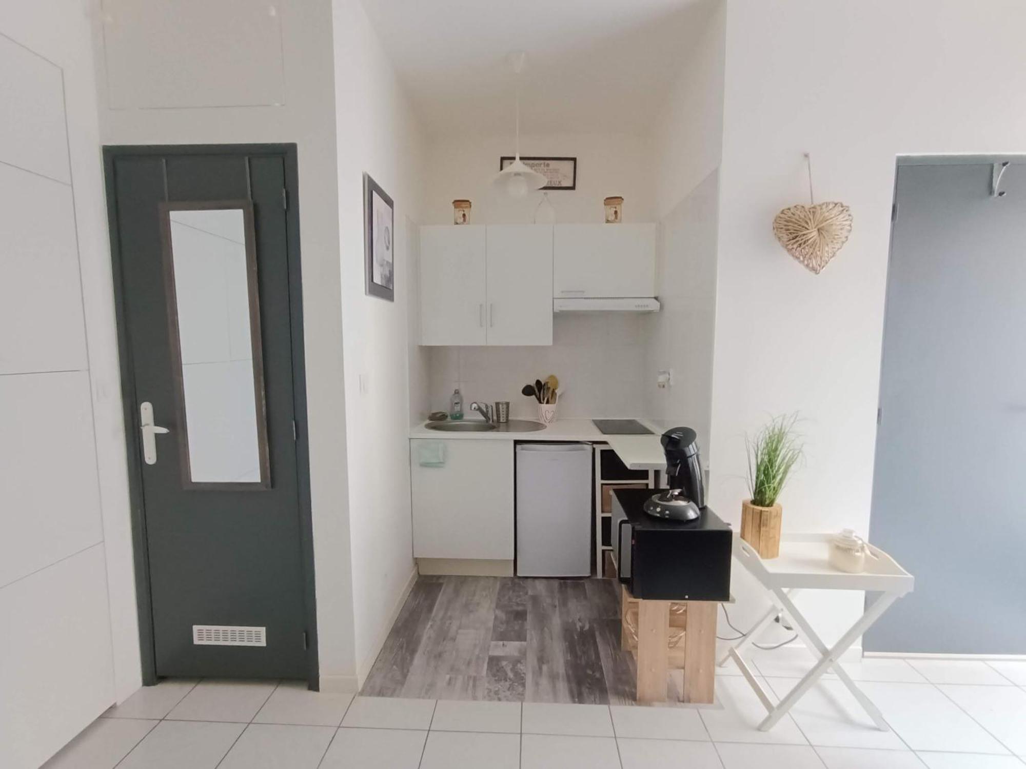 Le Colonel, Studio Au Coeur Du Village En Rez-De-Chaussee D'Une Ancienne Maison Marseillan  Eksteriør bilde